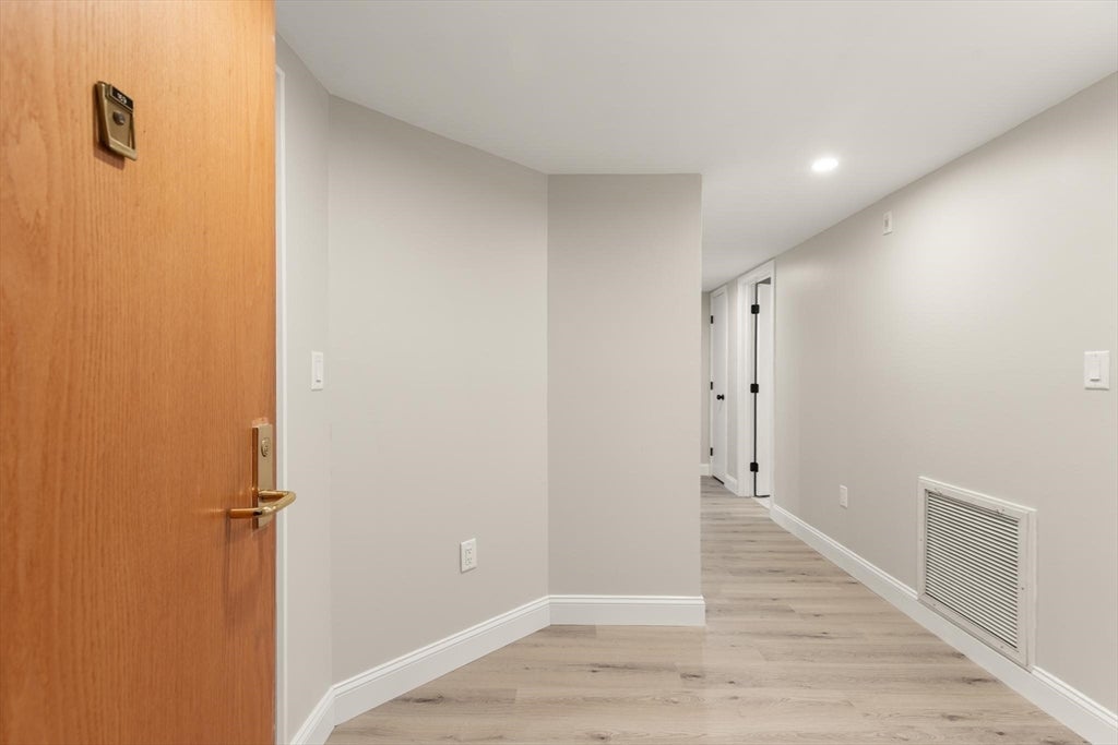 100 Place Ln #169, Woburn, MA Photo #2