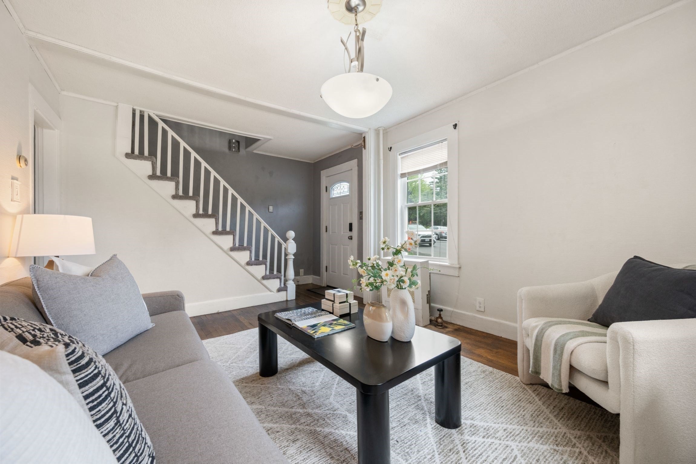 8 Pulaski St