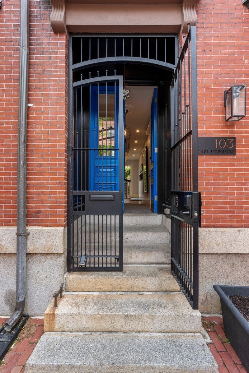 103 West Springfield Street