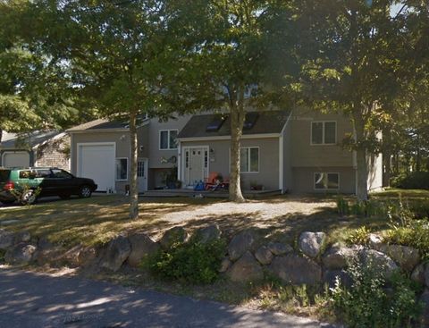 10 Laura Ln Bourne MA 02532