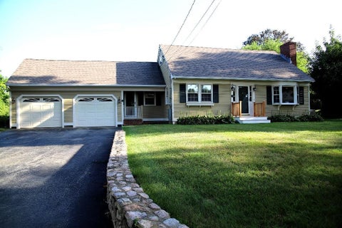 Photo of 6 Edgewood Ln, Mattapoisett, MA 02739 (MLS # 73572583)