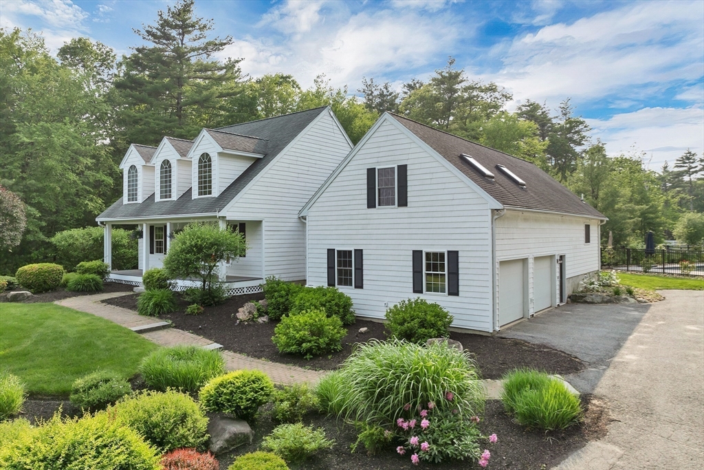 75 Glen St