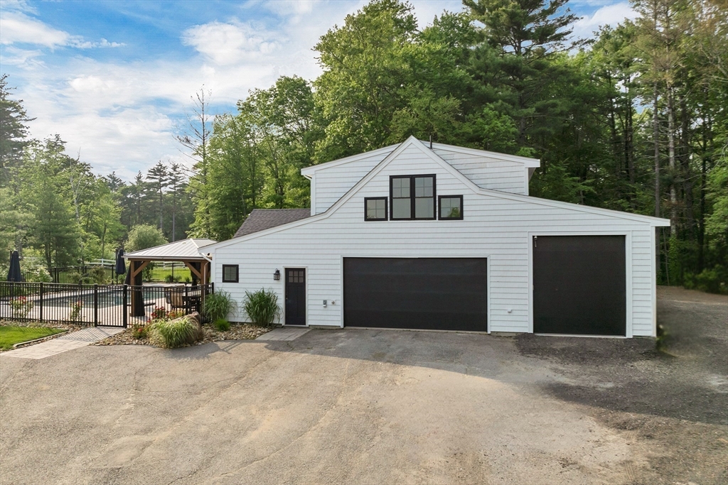 75 Glen St