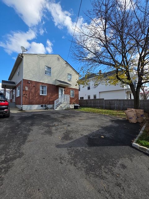122 Mount Vernon St Lowell MA 01854
