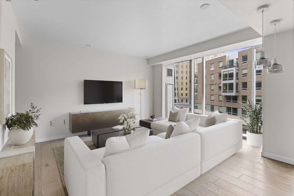 2 Earhart St 412