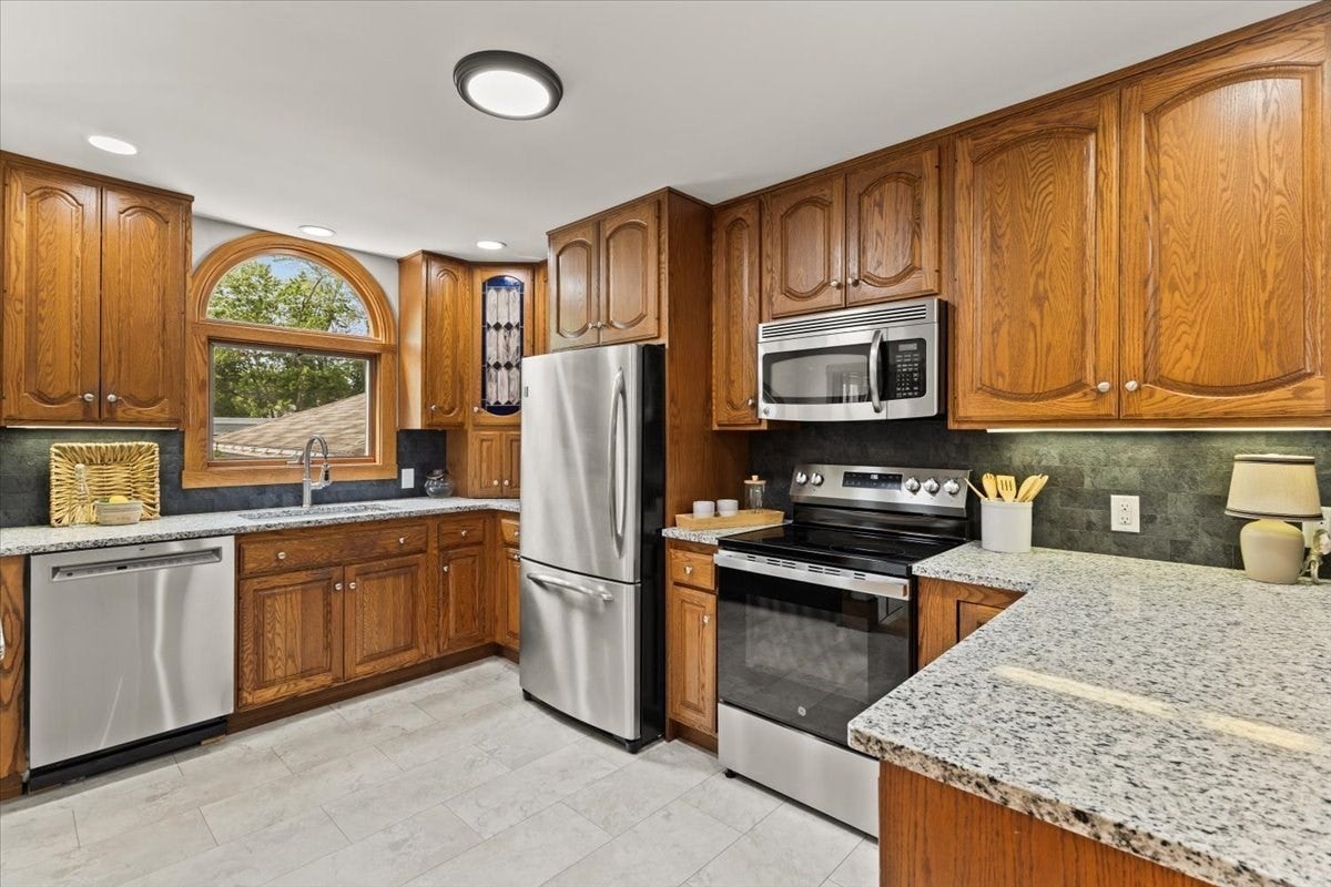 90 Silver St, Randolph, MA Photo #11