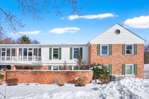 Photo of 40 Halifax Ct #D, Springfield, MA 01108 (MLS # 73487329)