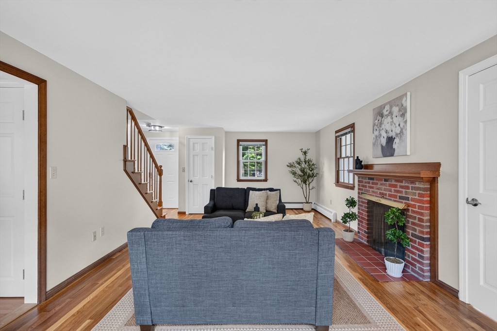 10 Hemlock Rd