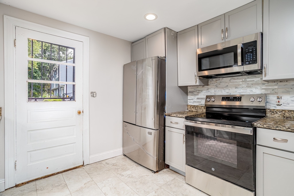 96 Roberts Ave