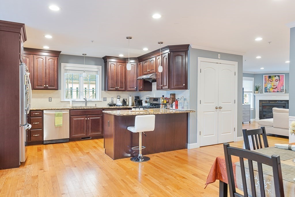 172 Bright St 4