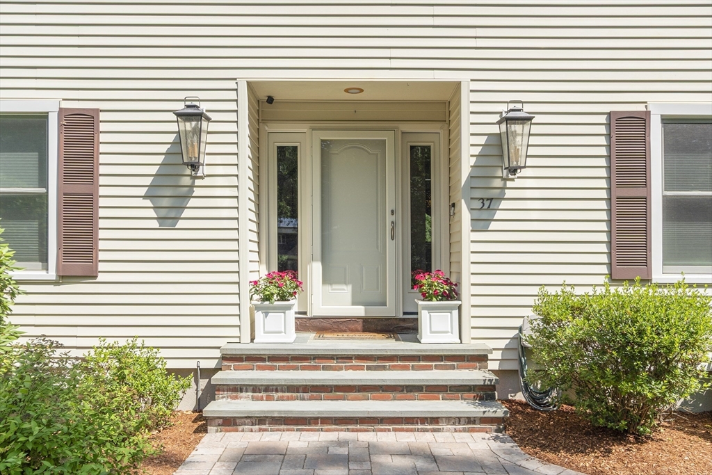 37 Farrwood Dr