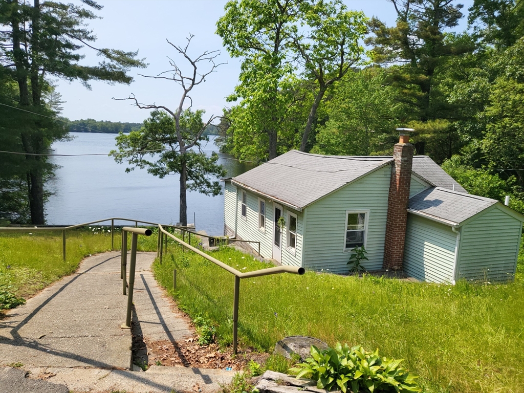 8 Plymouth Ave