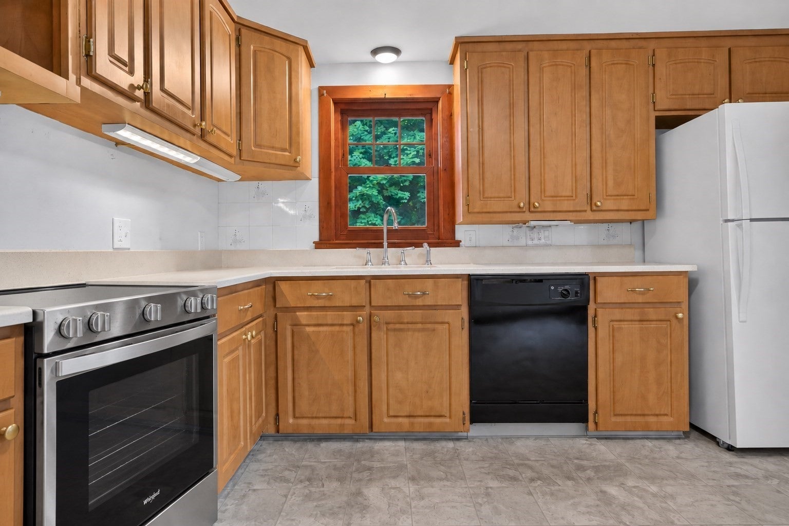 19 Springvale Ln, Lynn, MA Photo #4