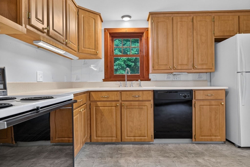 19 Springvale Ln, Lynn, MA, 19 Springvale Ln, Lynn, MA Photo #4