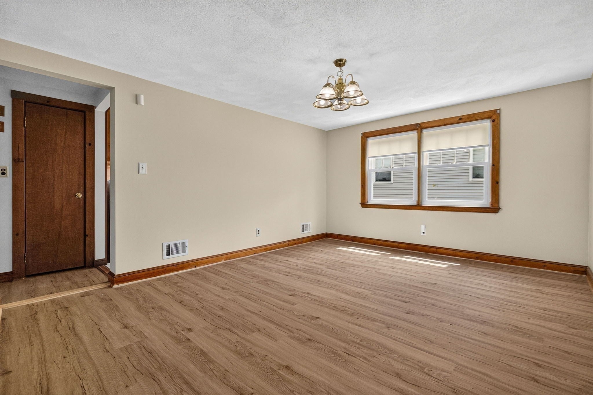 19 Springvale Ln, Lynn, MA Photo #8