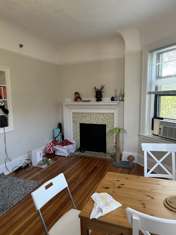 Cambridge, Massachusetts 02139, United States, 2 Bedrooms Bedrooms, ,1 BathroomBathrooms,Residential,Active,192093