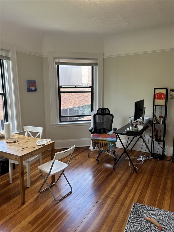 Cambridge, Massachusetts 02139, United States, 2 Bedrooms Bedrooms, ,1 BathroomBathrooms,Residential,Active,192093