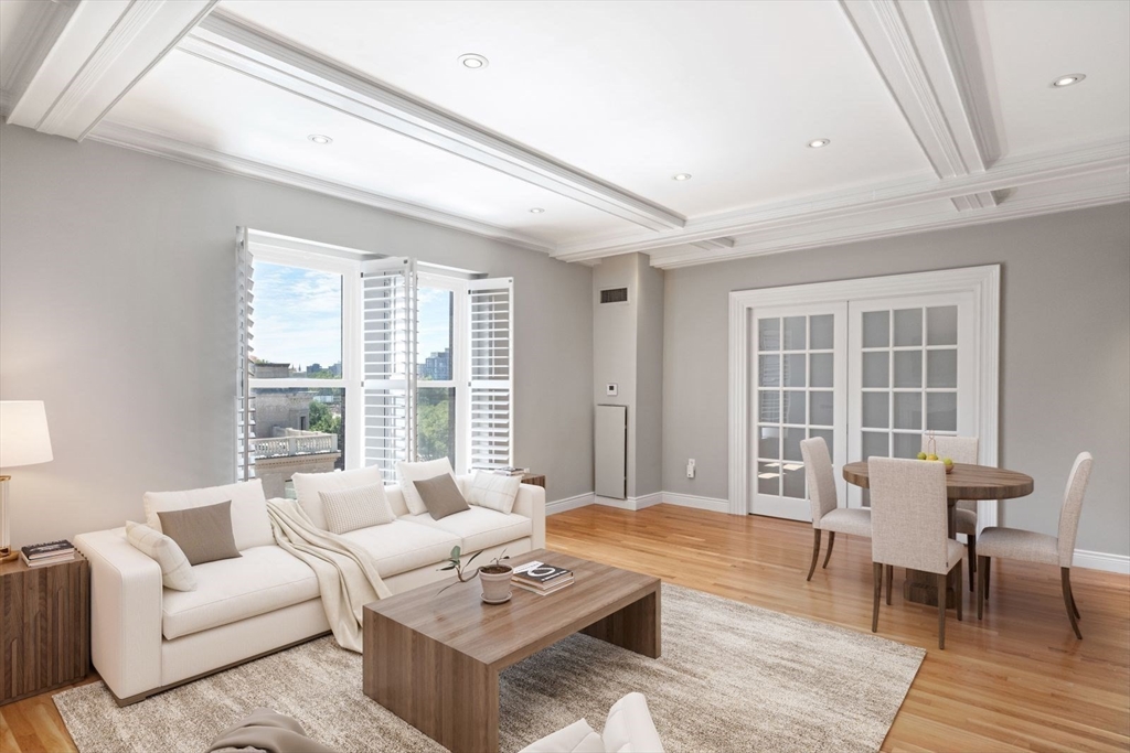 10 Charlesgate East 502