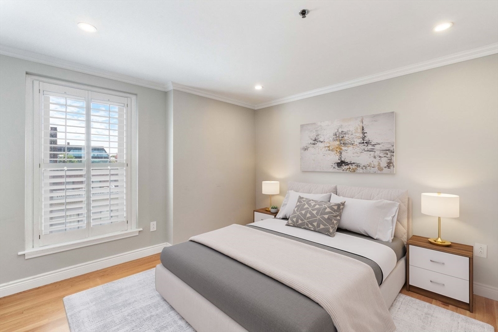 10 Charlesgate East 502