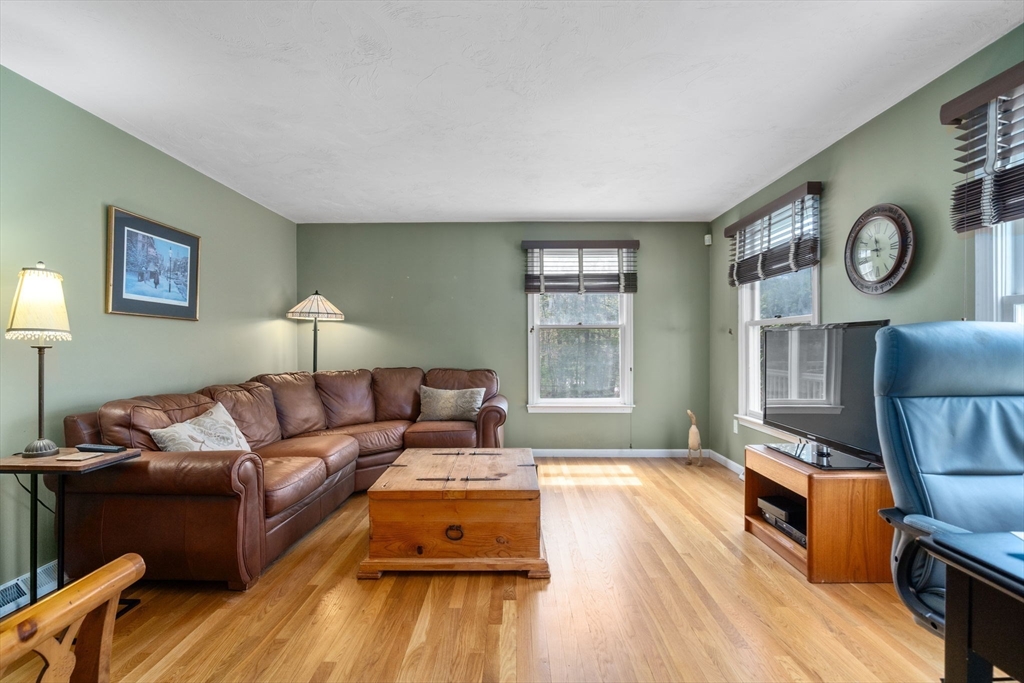 77 Azalea Rd