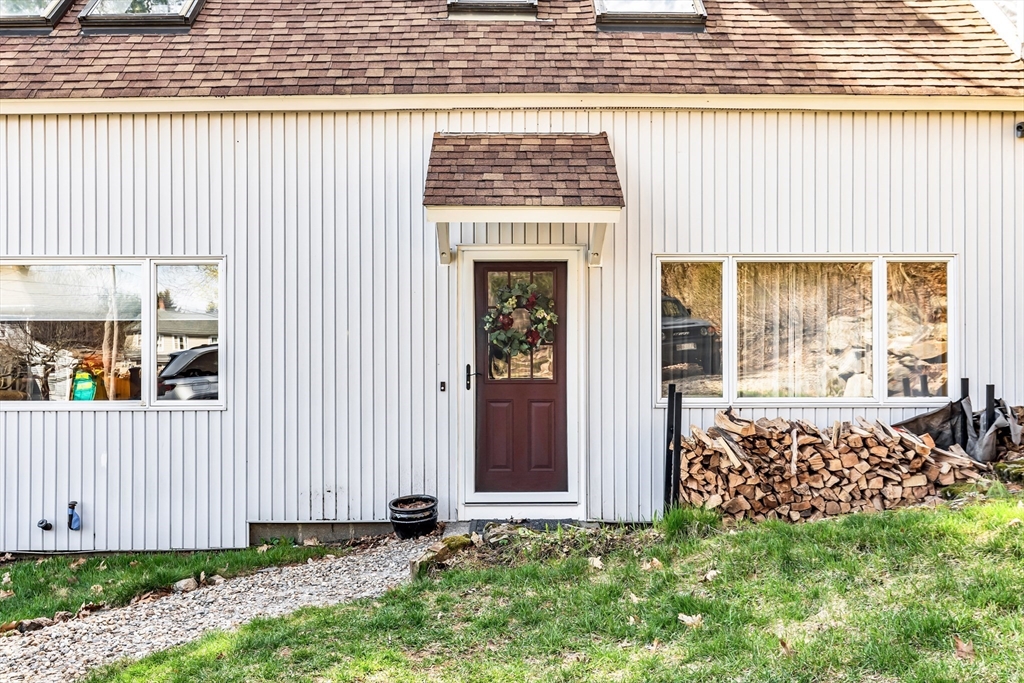 40 Webster Ave
