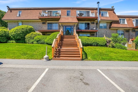 Photo of 26 Williamsburg Ct #12, Shrewsbury, MA 01545 (MLS # 73530118)
