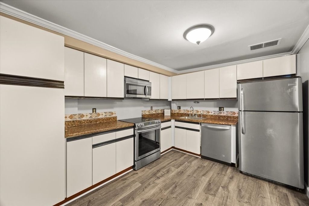 96 Old Colony Ave 231