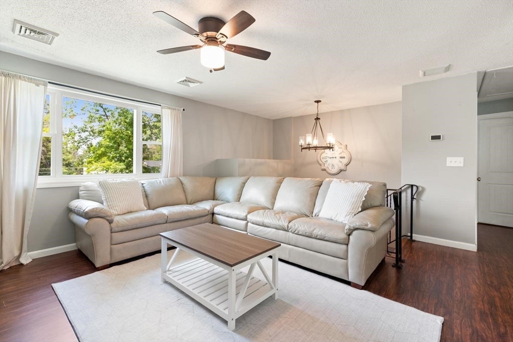 133 Willowdale Rd, Tyngsborough, MA, 133 Willowdale Rd, Tyngsborough, MA Photo #4