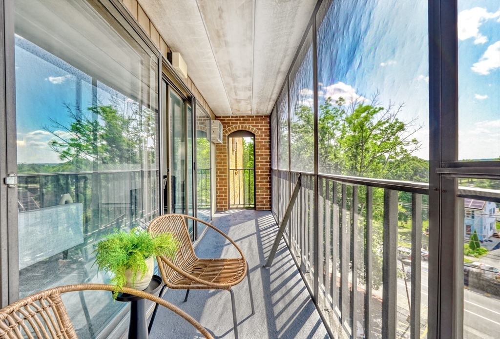 235 Winthrop St 5512
