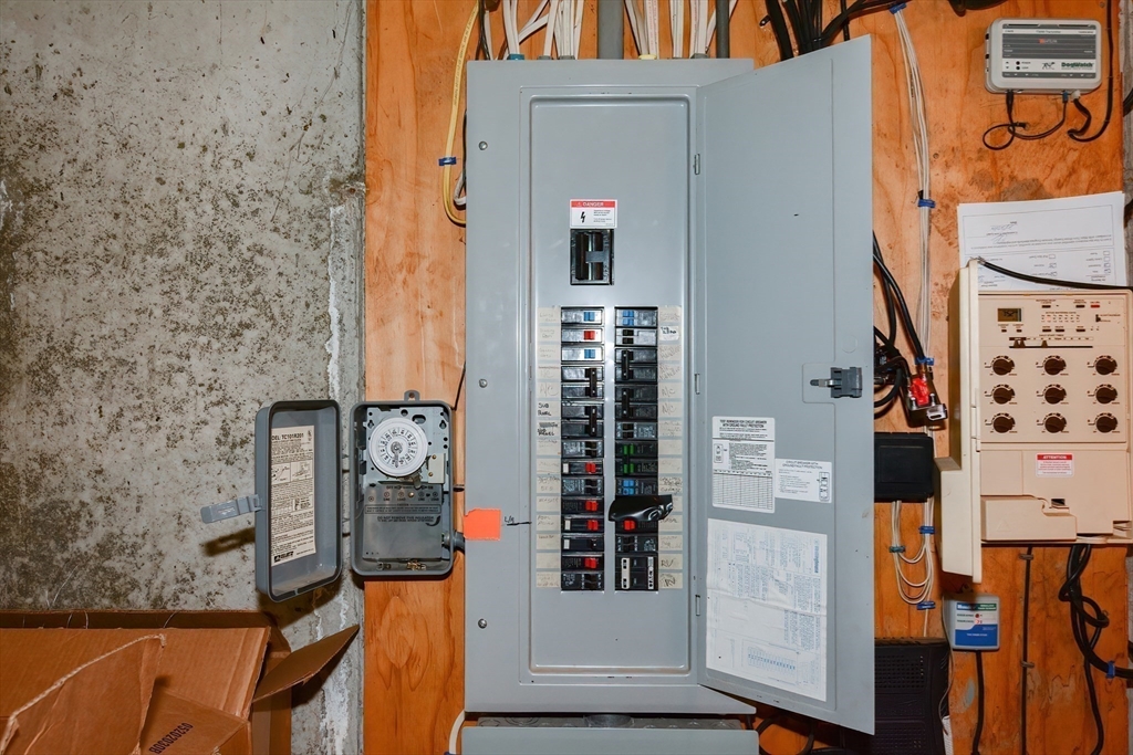 Upton, Massachusetts 01568, United States, 4 Bedrooms Bedrooms, ,3 BathroomsBathrooms,Residential,Active,37198