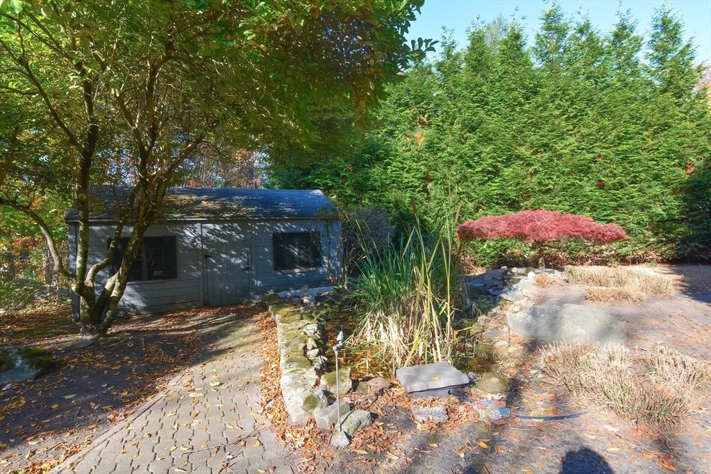 Upton, Massachusetts 01568, United States, 4 Bedrooms Bedrooms, ,3 BathroomsBathrooms,Residential,Active,37198