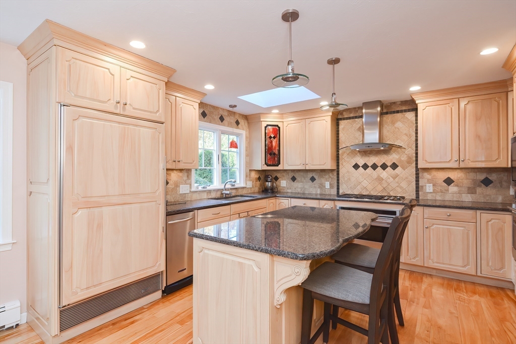 Upton, Massachusetts 01568, United States, 4 Bedrooms Bedrooms, ,3 BathroomsBathrooms,Residential,Active,37198