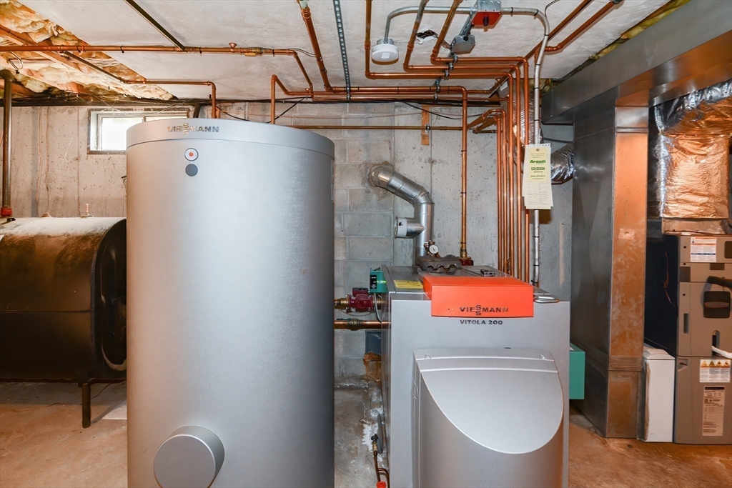 Upton, Massachusetts 01568, United States, 4 Bedrooms Bedrooms, ,3 BathroomsBathrooms,Residential,Active,37198