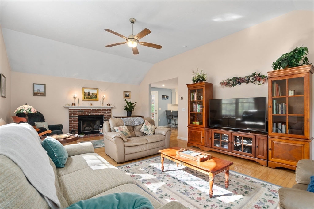 44 Laurel Drive, Hudson, MA, 44 Laurel Drive, Hudson, MA Photo #12