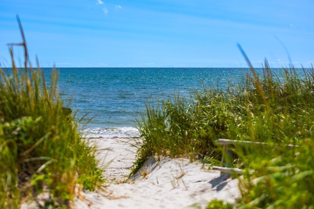 Yarmouth, Massachusetts 02673, United States, 4 Bedrooms Bedrooms, ,5 BathroomsBathrooms,Residential,Active,111011