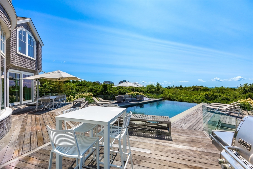 Yarmouth, Massachusetts 02673, United States, 4 Bedrooms Bedrooms, ,5 BathroomsBathrooms,Residential,Active,111011