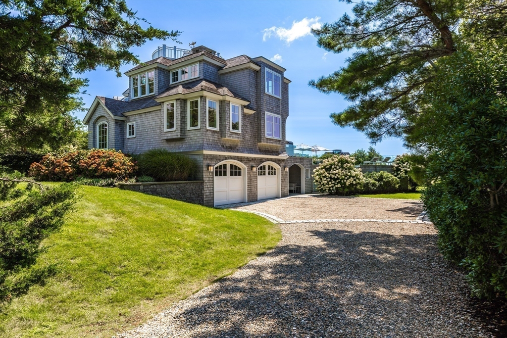 Yarmouth, Massachusetts 02673, United States, 4 Bedrooms Bedrooms, ,5 BathroomsBathrooms,Residential,Active,111011