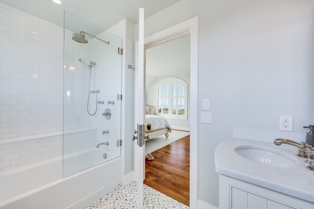 Yarmouth, Massachusetts 02673, United States, 4 Bedrooms Bedrooms, ,5 BathroomsBathrooms,Residential,Active,111011