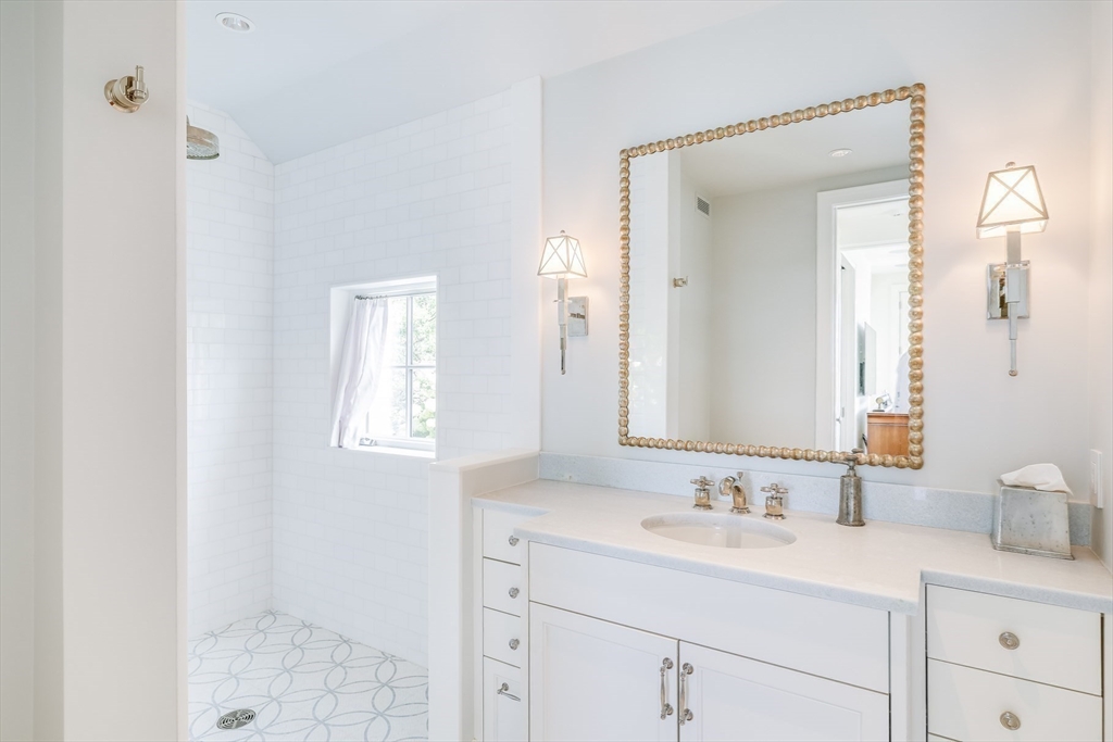 Yarmouth, Massachusetts 02673, United States, 4 Bedrooms Bedrooms, ,5 BathroomsBathrooms,Residential,Active,111011