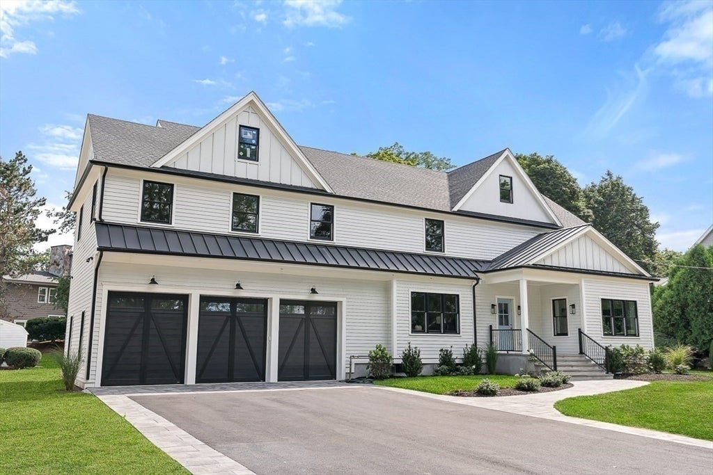 Photo of 7 Hutchinson Road, Winchester, MA