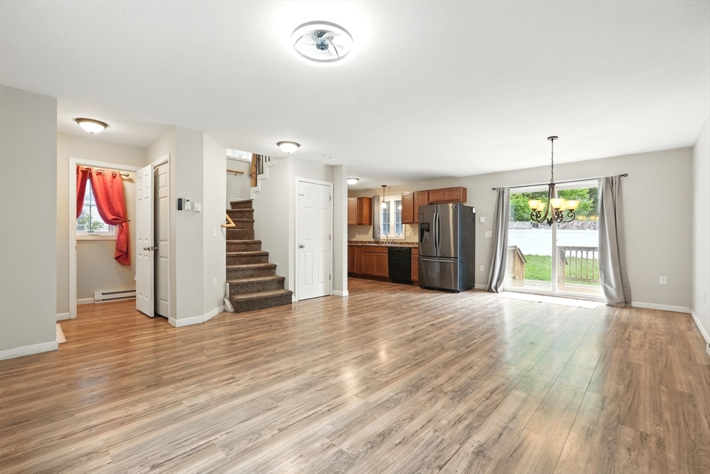 446 Pequoig Ave