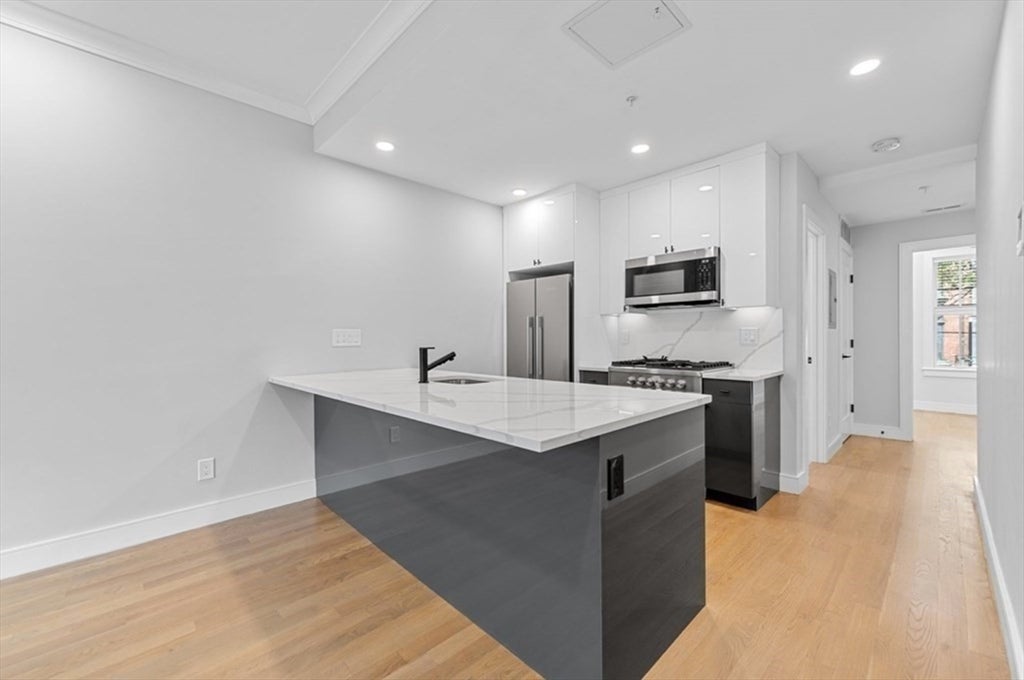 535 Newbury St #2, Boston, MA, 535 Newbury St #2, Boston, MA Photo #3