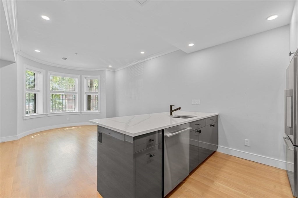 535 Newbury St #2, Boston, MA, 535 Newbury St #2, Boston, MA Photo #2