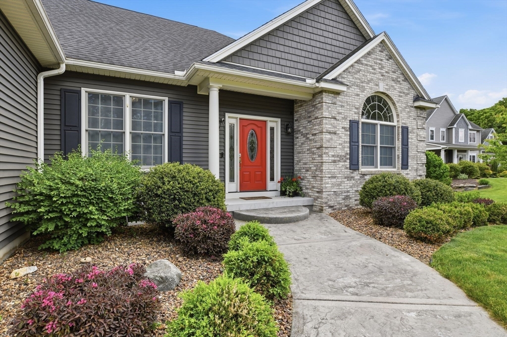 25 Pondview Dr