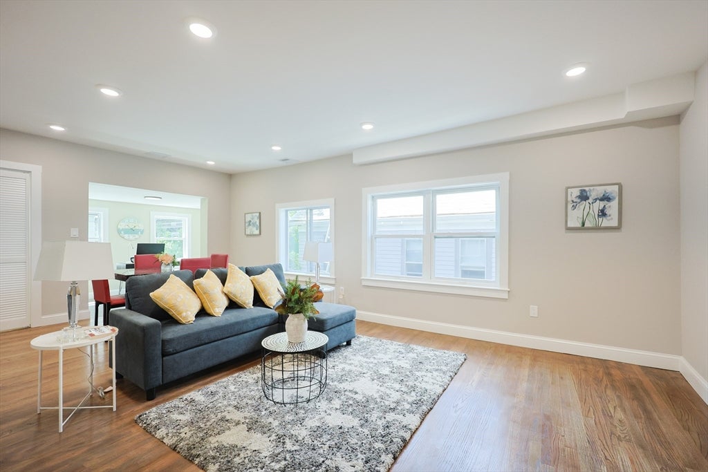 11 Watson St 2