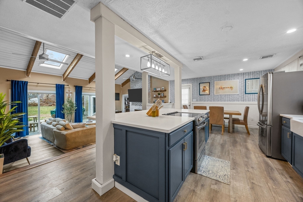 17 Kensington Dr