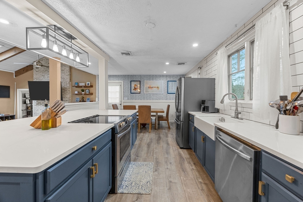 17 Kensington Dr