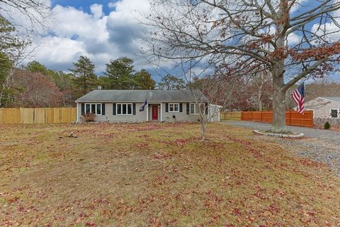 17 Kensington Dr Sandwich MA 02563