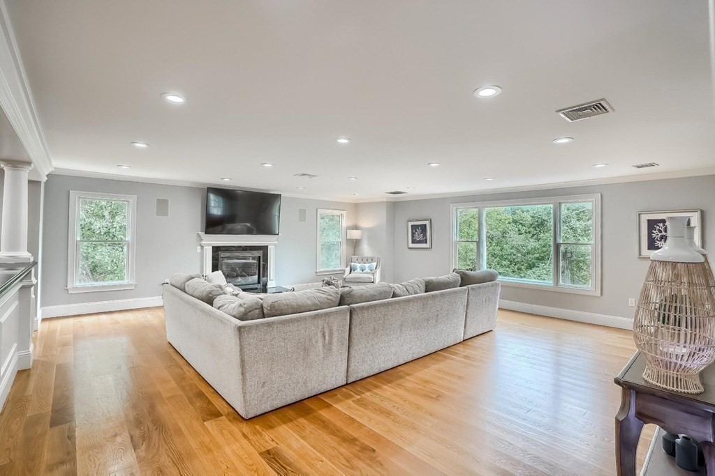247 Forest Ave