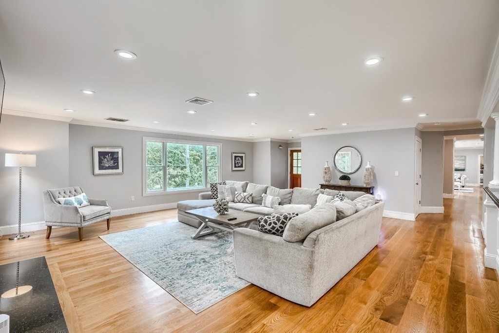 247 Forest Ave